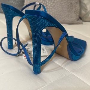 NWT. Zara Blue Heeled Sandals with Rhinestones